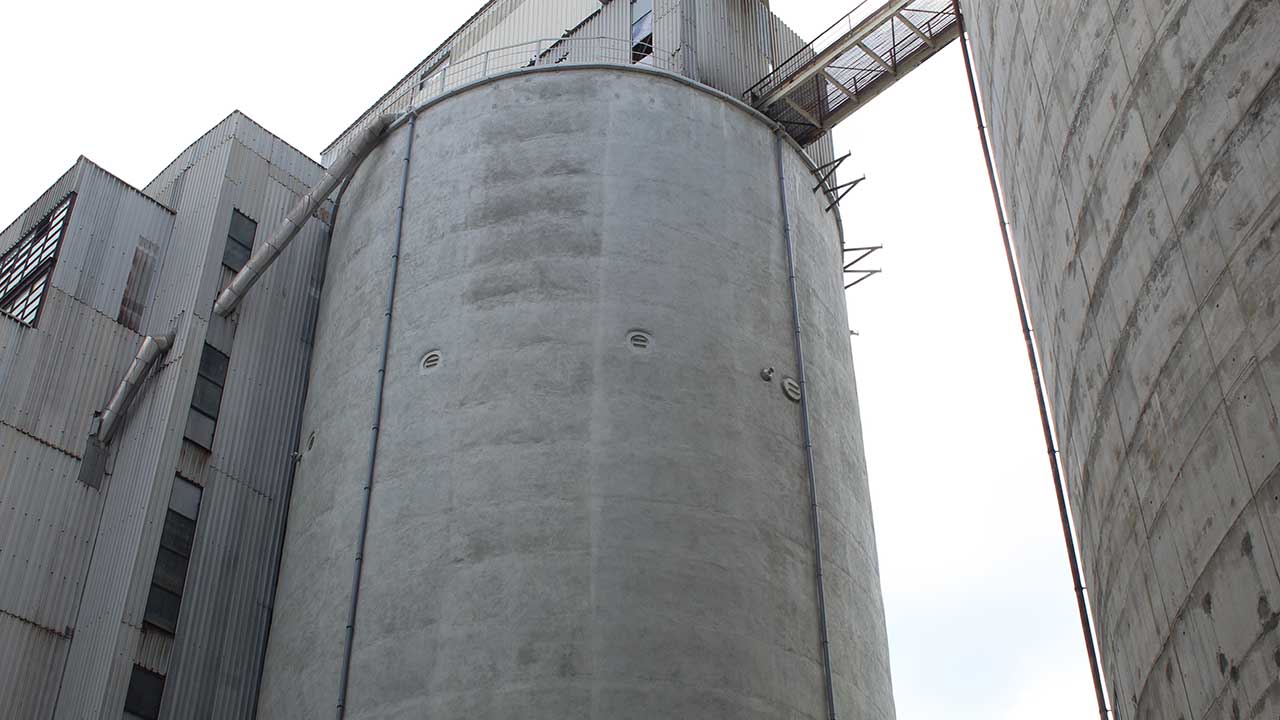 Structural reinforcement of a concrete silo - reinforced concrete structure